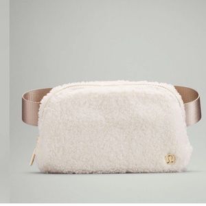 Lululemon Everywhere Fleece Belt Bag